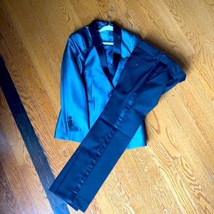 Tuxedo in mint condition!